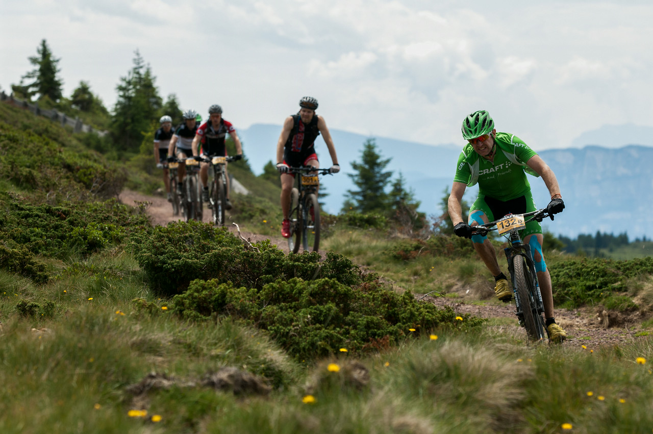 Mooie paden tijdens de vierde etappe van de Transalp. Foto: Robert Niedrig