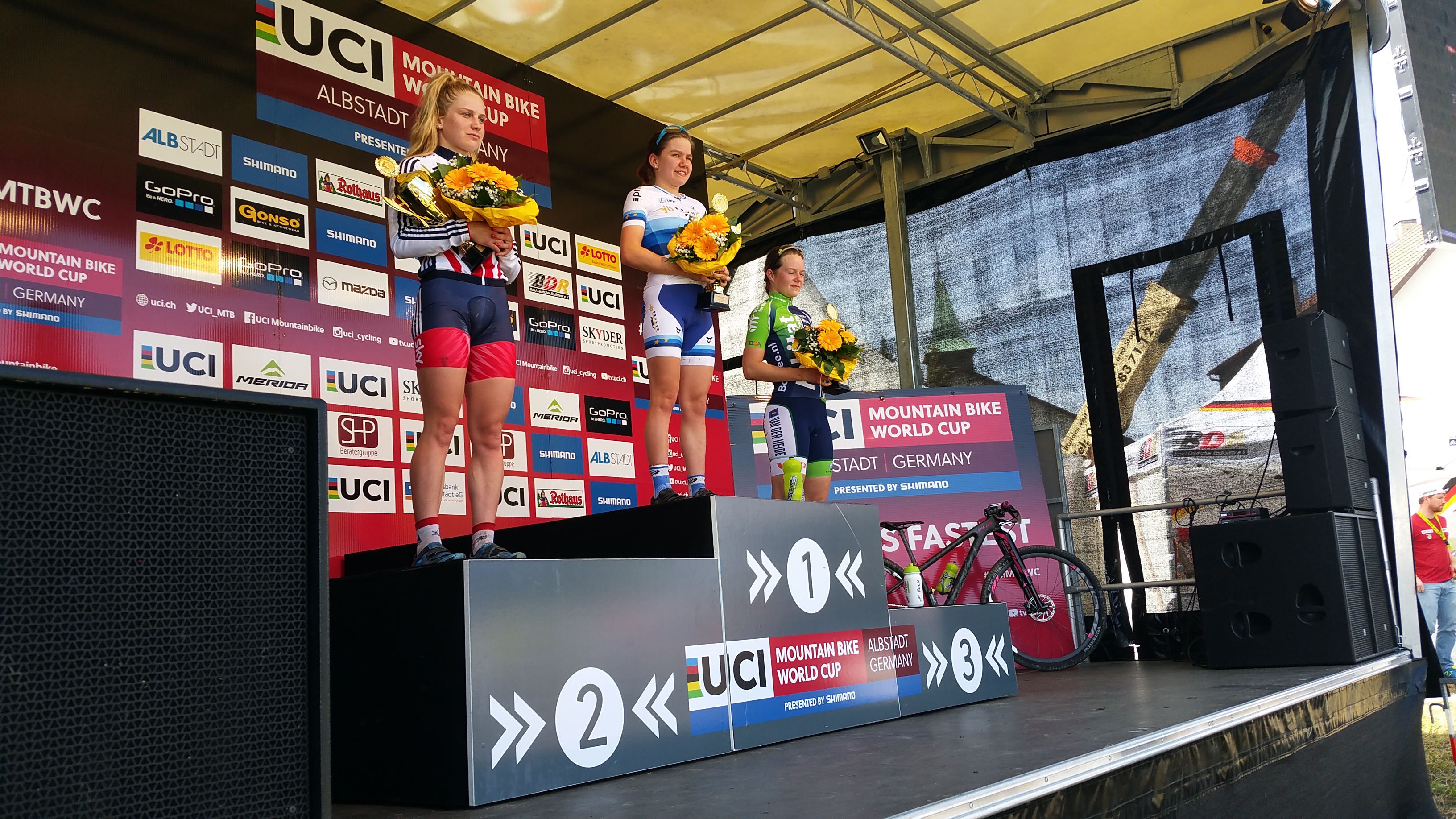 Tauber op het podium. "Ik had geen idee wat ik moest doen". Foto: Bikesight.nl